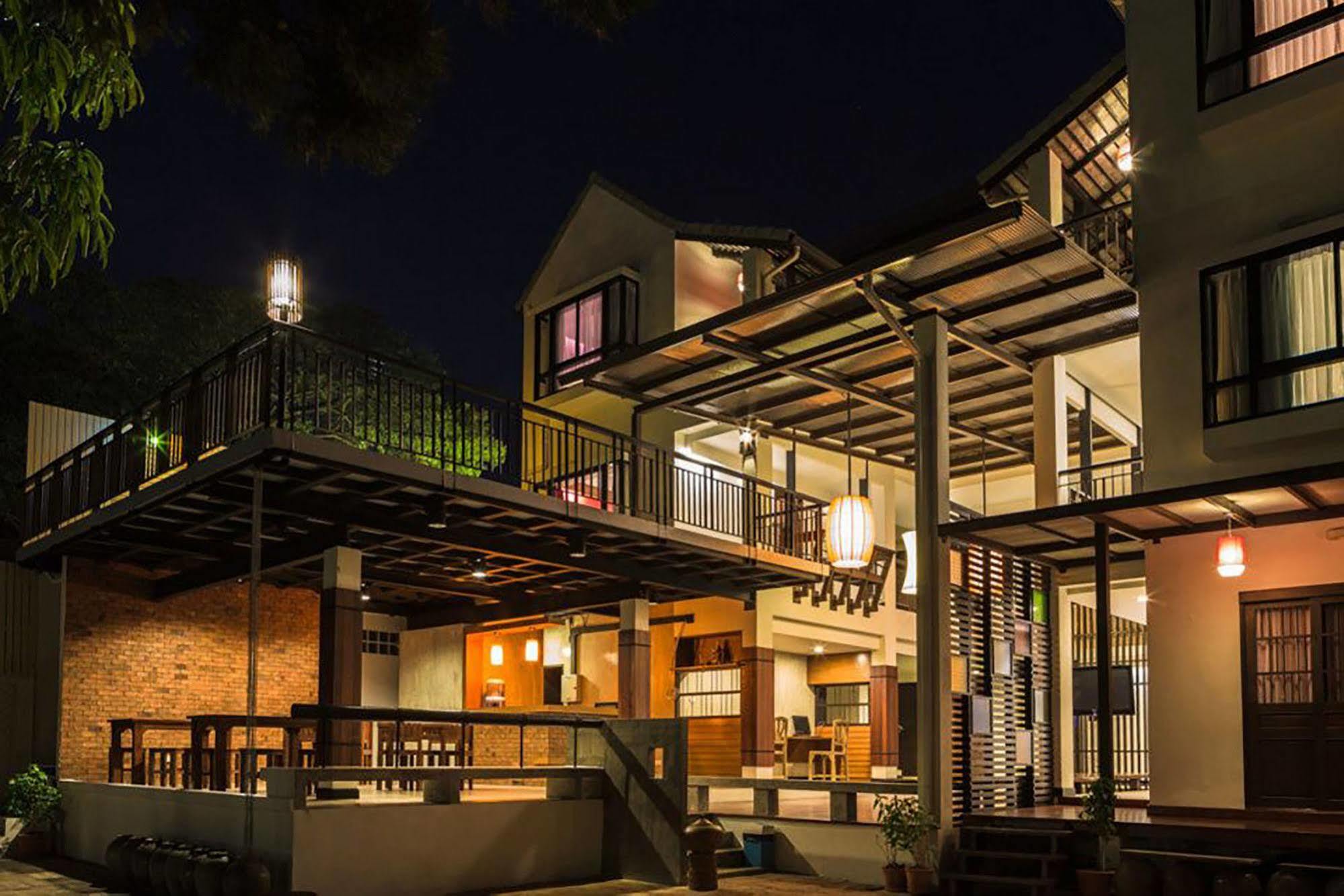 Baan Ing Ping Hotel Chiang Mai Exterior foto