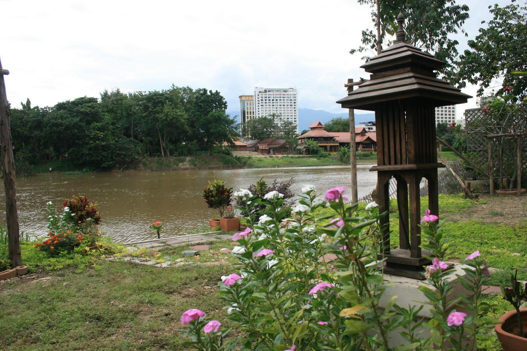 Baan Ing Ping Hotel Chiang Mai Exterior foto